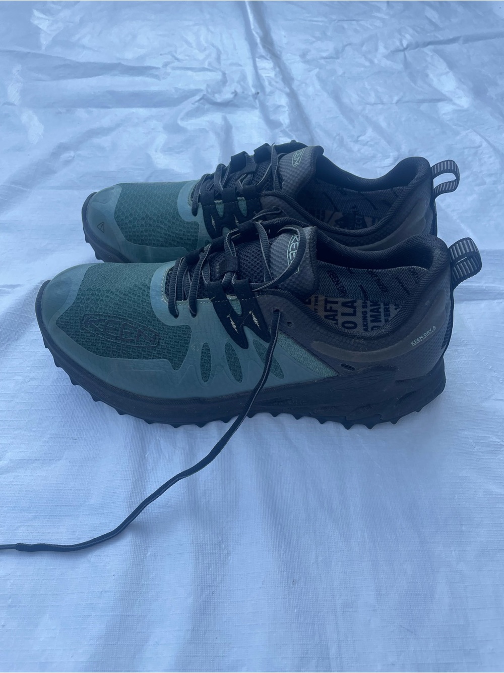 Keen Men's Zionic Dark Forest/Black Trail/Hiking Shoes Size 11